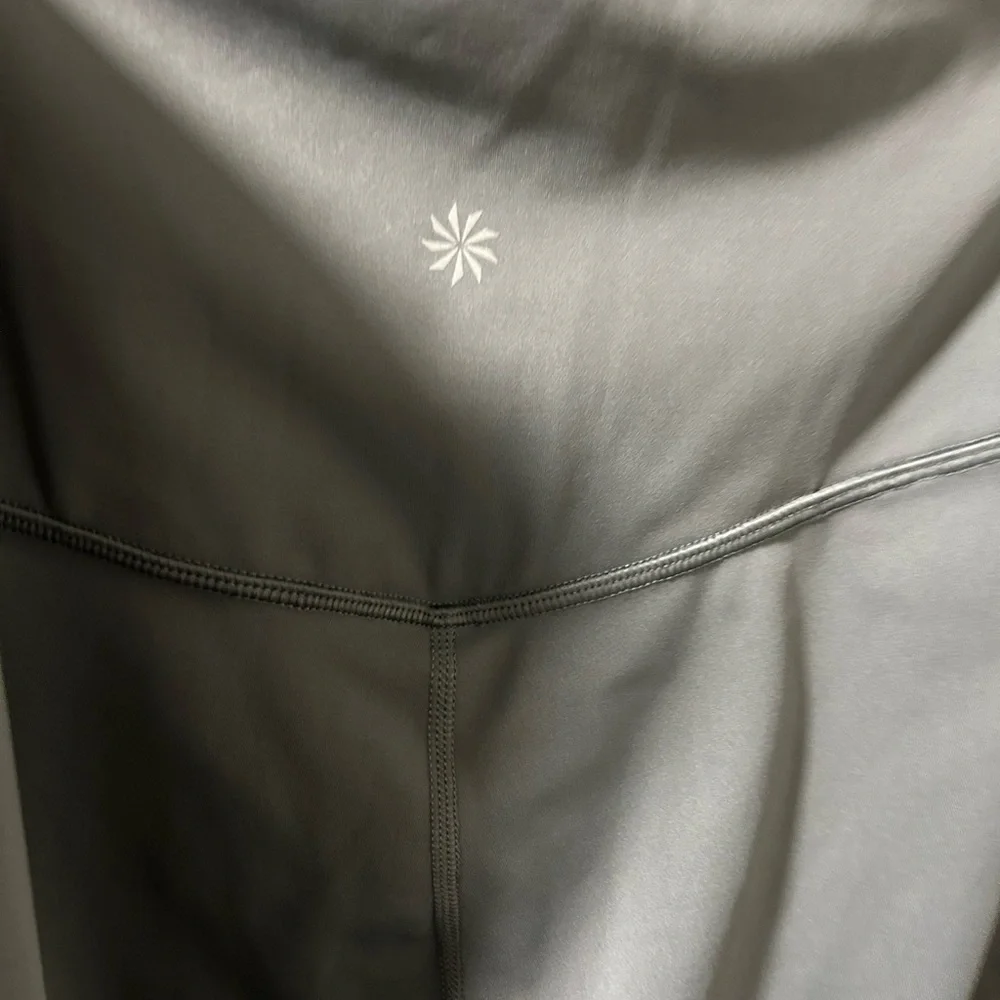 Athleta Elation train 7/8 tight - Picture 2 of 2